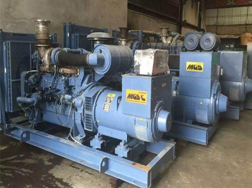 乐山发电机组带负载降电压是什么原因照成的？