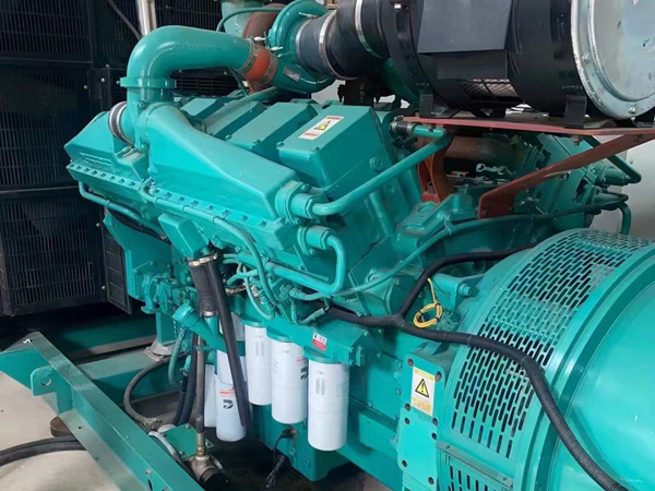 乐山更换100kW柴油发电机组机油时，需要注意哪些事项？